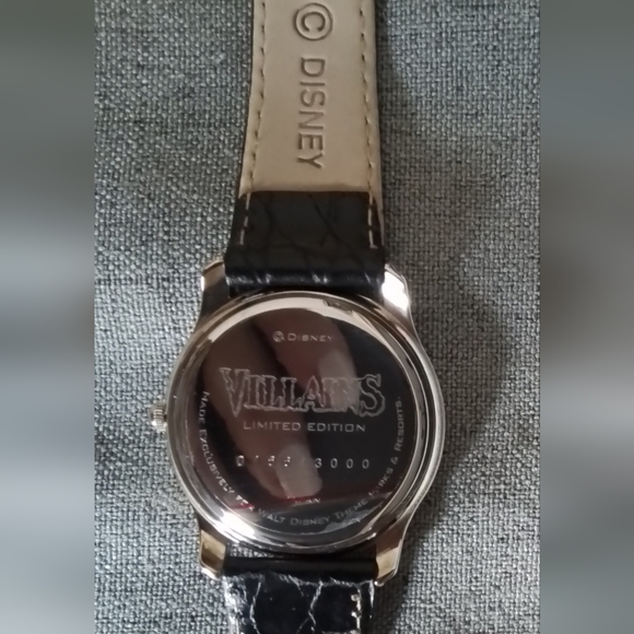 Disney Villian Collector Series Watch - BEST OFFER - Picture 6 of 6